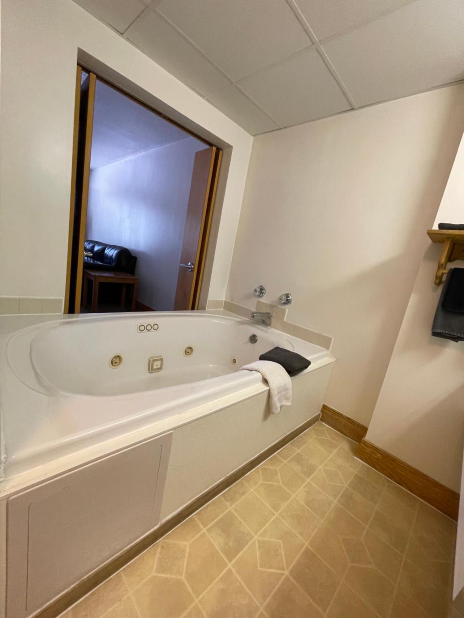 Ausable Valley Inn Mio 外观 照片